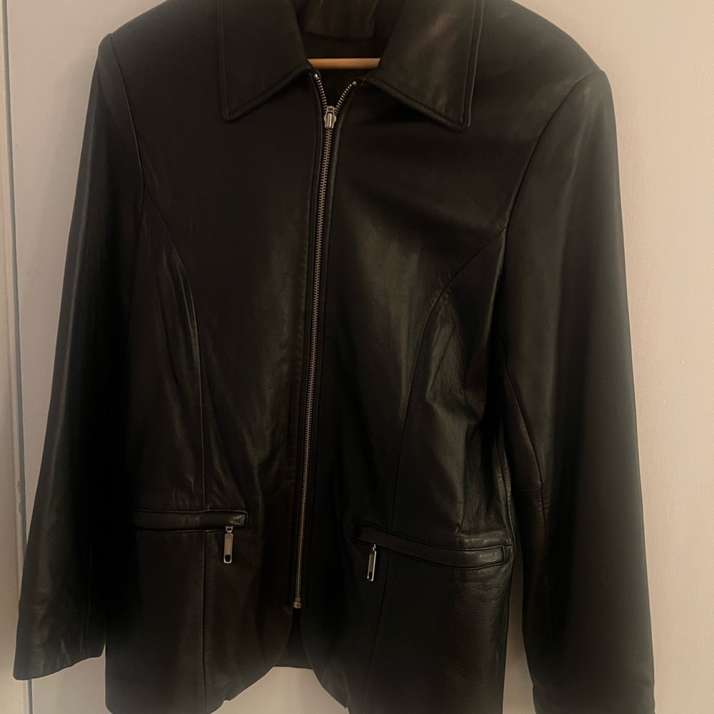 Valerie Steven’s 100% black leather jacket size S vintagee